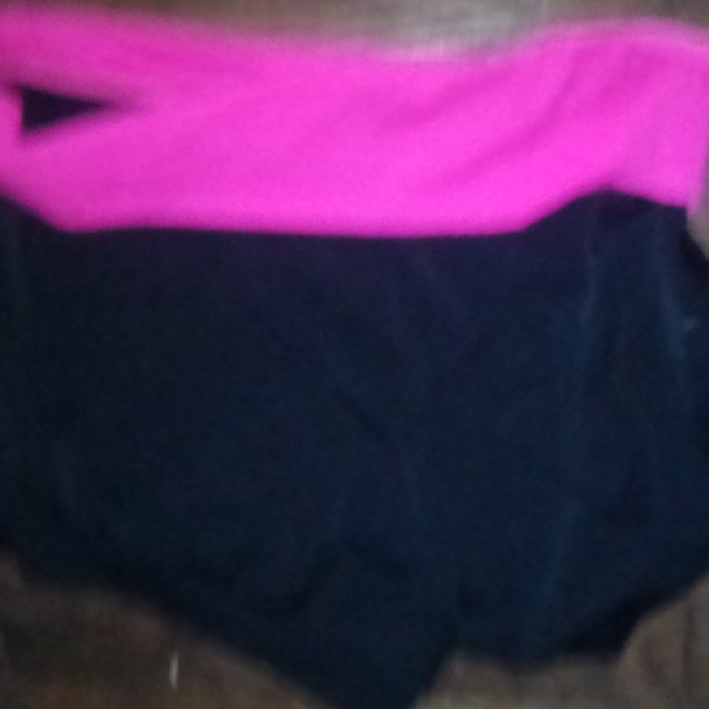 Cut hot pink and black short